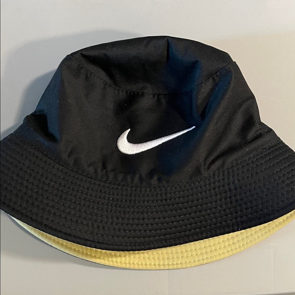 Nike Bucket Hat